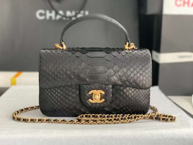 Zivas Charm Versatile Design Luxury Handbag (Effortless Style Upgrade) – Side Profile