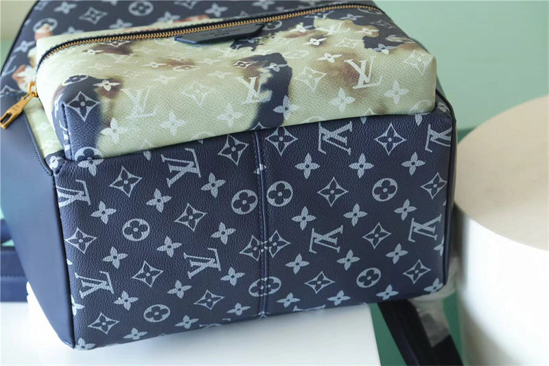  Understated everyday bag carried on shoulder