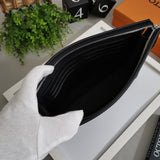 Handle and strap detail of refined premium women's handbag – women's luxury handbag