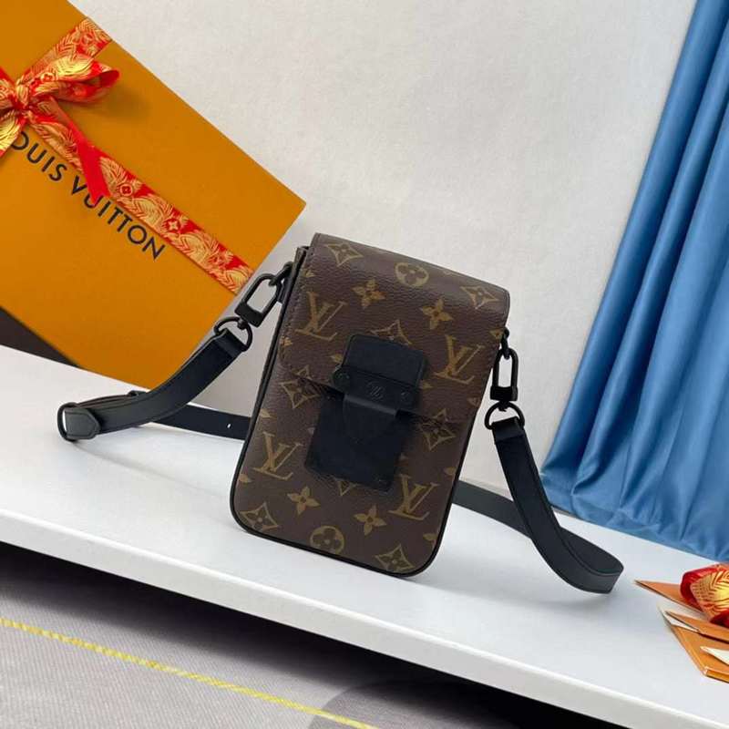 Side profile of statement refined women's handbag – women's designer-style accessory