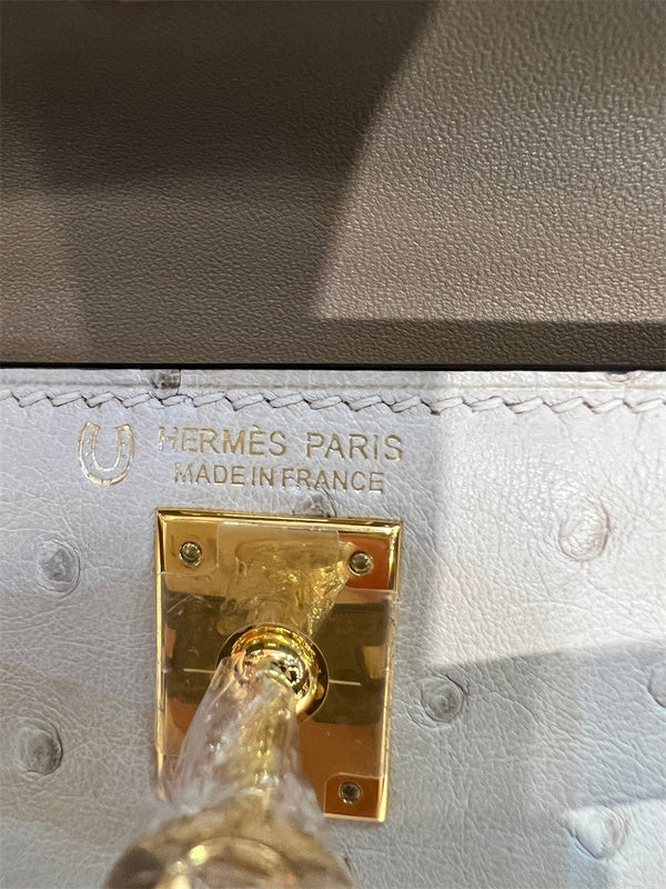  crossbody bag interior and compartment view 9
