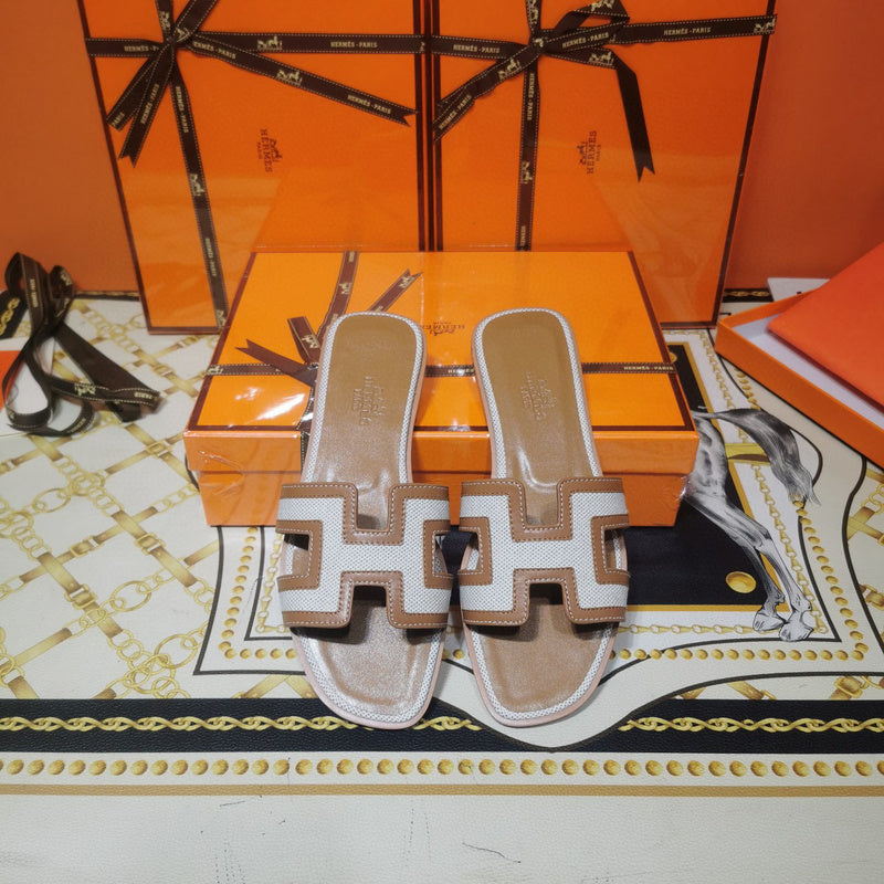 Hermès Chocolate Brown Slide Sandals - Sole Detail View