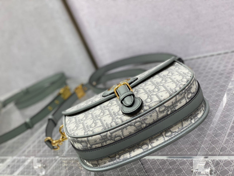 Styled lifestyle shot of everyday-luxe polished women's handbag – women's designer-style accessory