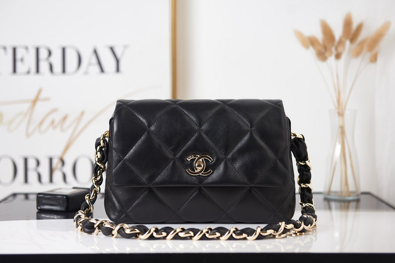  mid purse view 1