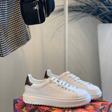 Full silhouette view of Louis Vuitton luxury piece style No.019