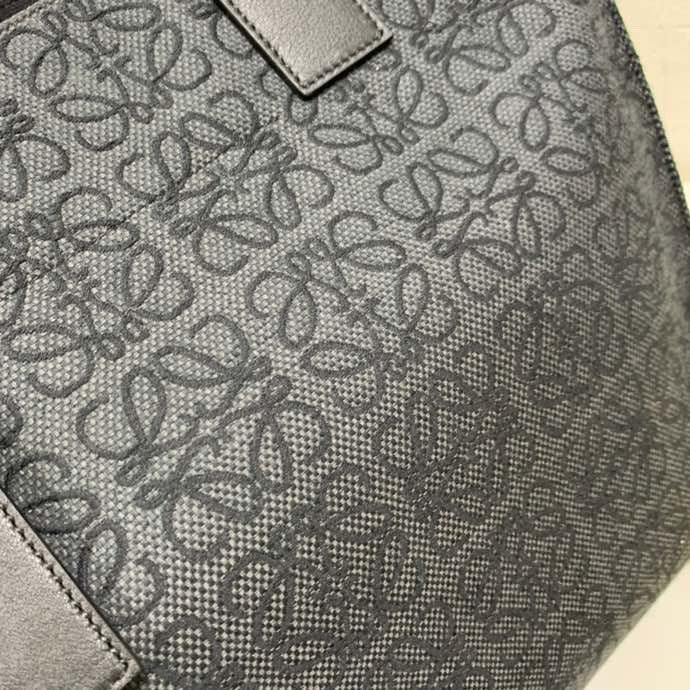 Ziva's Charm handbag – back view (36.5cm*34cm*13cm)