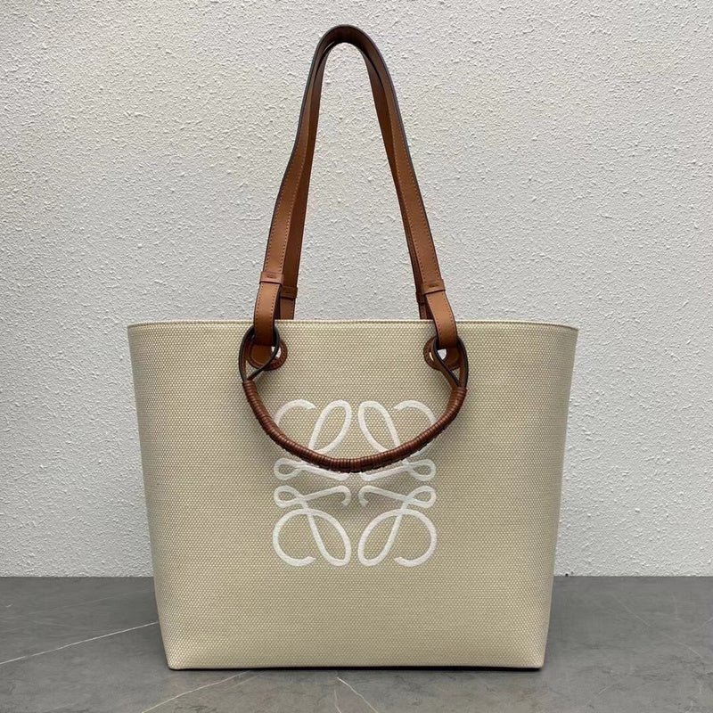 Ziva's Charm handbag – front view (22cm*9cm*19.5cm)