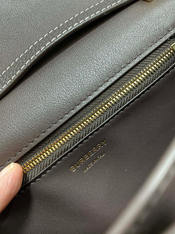 Sophisticated Premium PU Leather Handbag - Chic Everyday Appeal | Women's Luxury Handbag #1147 - product detail shot (image 10) of designer-inspired handbag