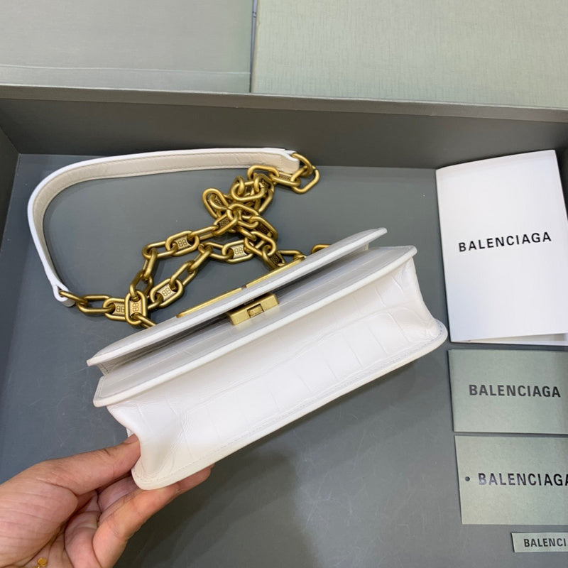 Structured Faux Leather Handbag - Understated Luxury Look | Women's Luxury Handbag #425 - hardware and detail close-up (image 5) of designer-inspired handbag