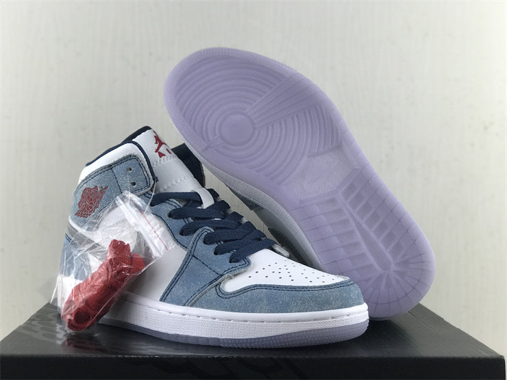 Nike classic monochrome luxury sneakers view 21 retro runner design