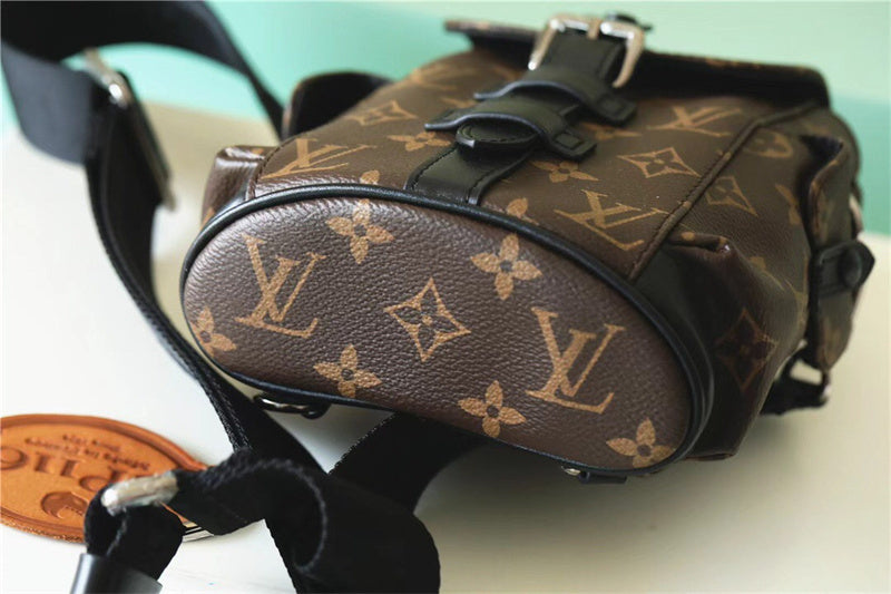  Elegant carryall bag front view 19
