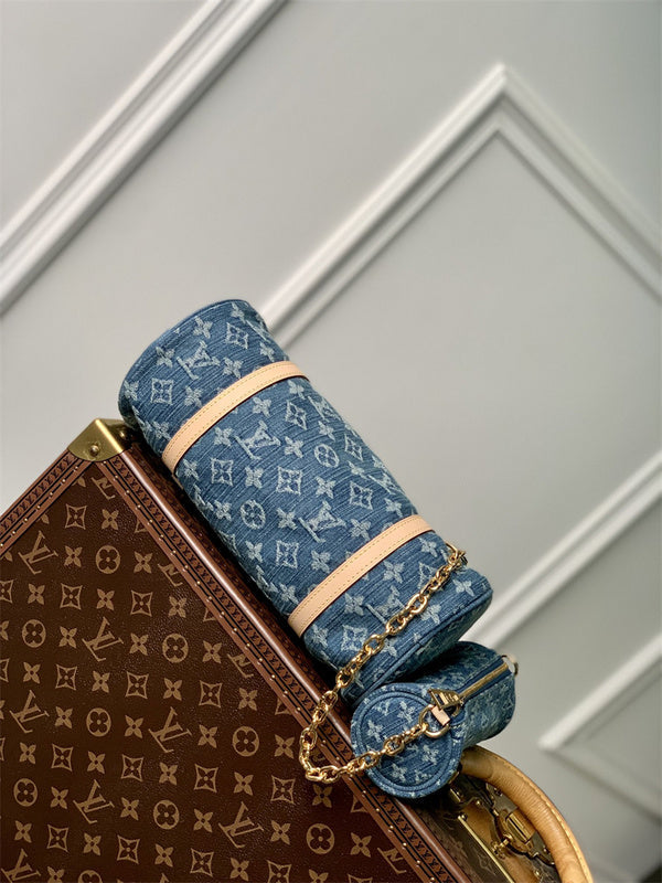  structured bag close-up of hardware and finish