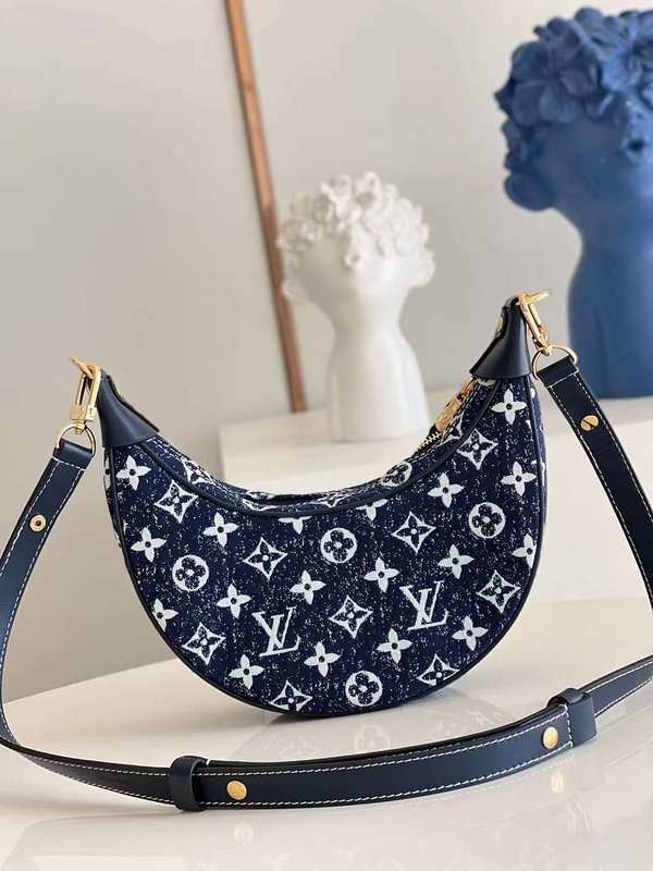Interior view of structured everyday-luxe women's handbag – women's premium purse
