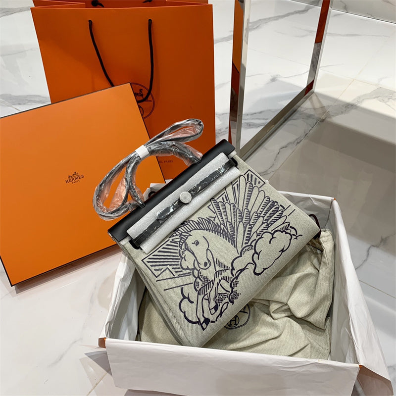  modern shopper bag detail view showing craftsmanship 32