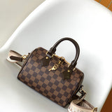  shopper bag interior and compartment view 15