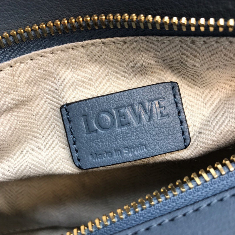Ziva's Charm handbag – detail view (29cm*18cm*12cm)