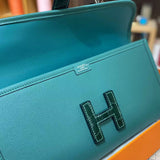 Fluid handbag styled for everyday wear