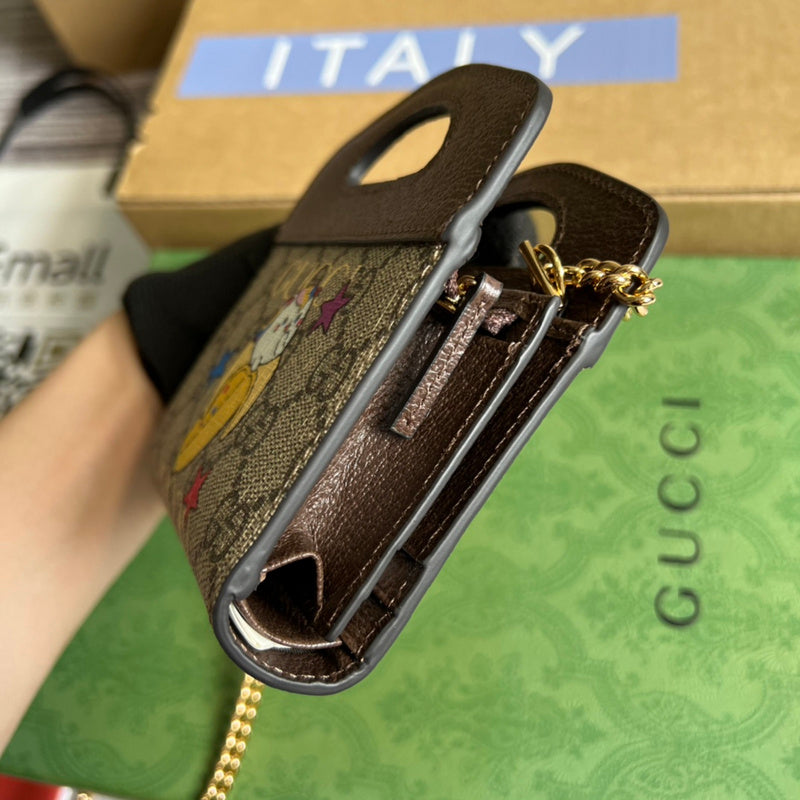 Styled lifestyle shot of modern structured women's handbag – women's premium purse