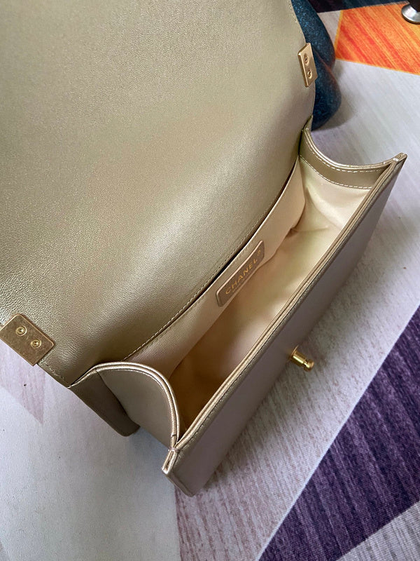  handbag, mid everyday style, image 8
