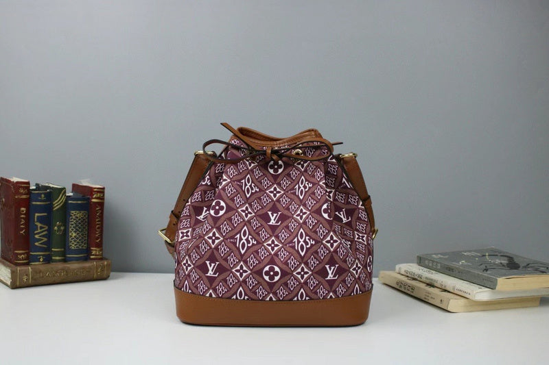 Side profile of chic refined women's handbag – women's premium purse