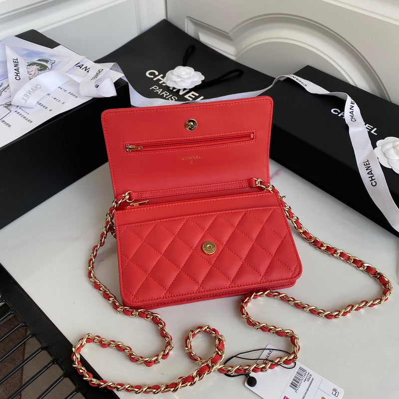 Zivas Charm Effortless Elegance Fashion Handbag (Statement-Ready Design) – Angled View