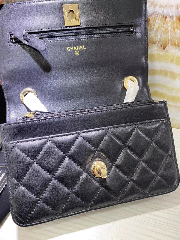 Zivas Charm Timeless Appeal Fashion Handbag (Everyday Luxury Essential) – Detail View