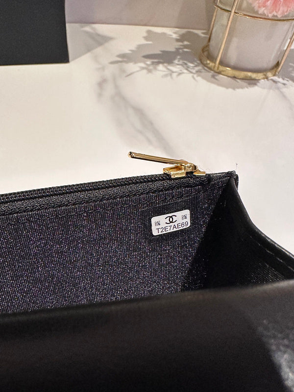 Ziva's Charm handbag – product shot (one versatile size)