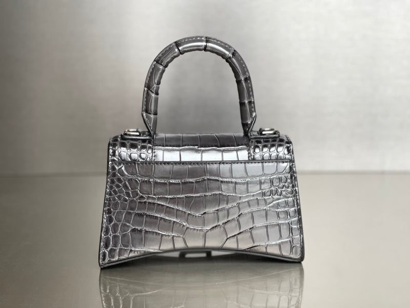 Zivas Charm Polished Finish Statement Handbag (Everyday Luxury Essential) – Lifestyle Shot