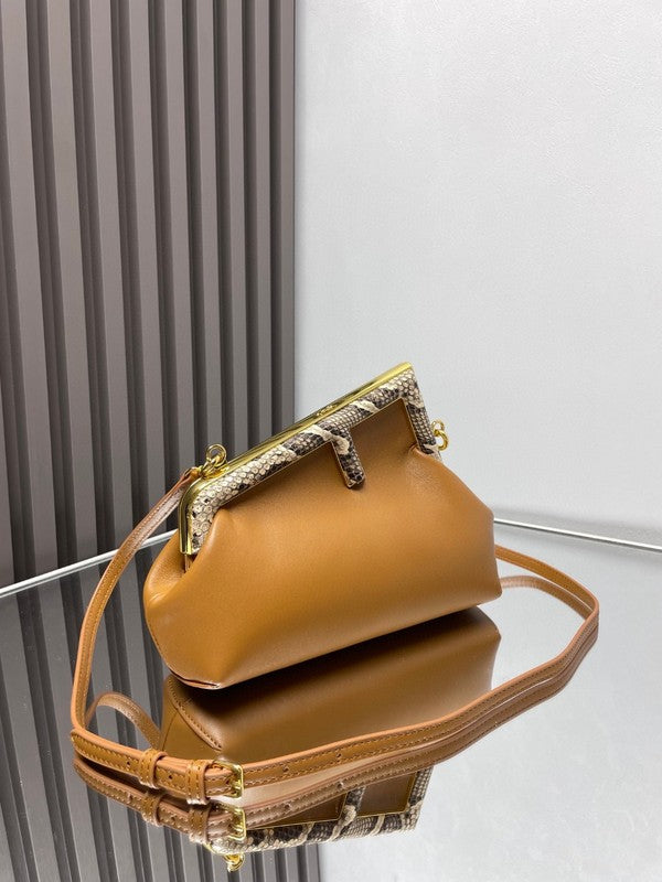 Ziva's Charm handbag – product shot (26cm*9.5cm*18cm)