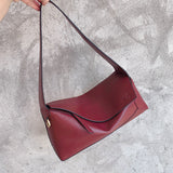 Ziva's Charm handbag – detail view (28cm*12cm*11cm)