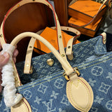  satchel close-up of hardware and finish
