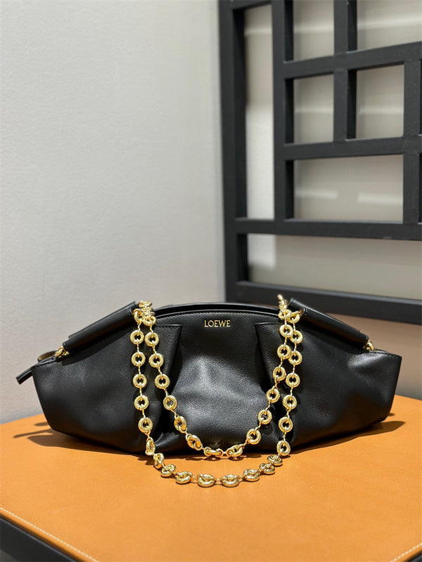 Ziva's Charm handbag – front view (35cm*21cm*11.5cm)