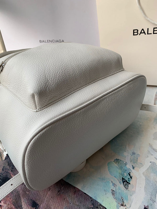 Classic Vegan Leather Handbag - Understated Luxury Look | Women's Luxury Handbag #159 - hardware and detail close-up (image 5) of designer-inspired handbag
