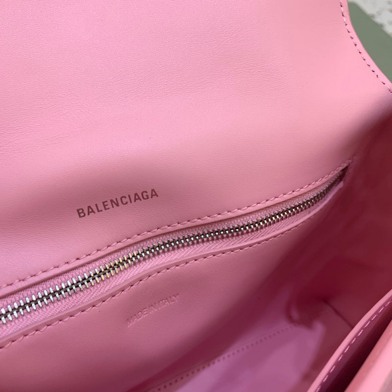 Modern Vegan Leather Handbag - Chic Everyday Appeal | Women's Designer-Inspired Purse #271 - texture close-up (image 9) of designer-inspired handbag