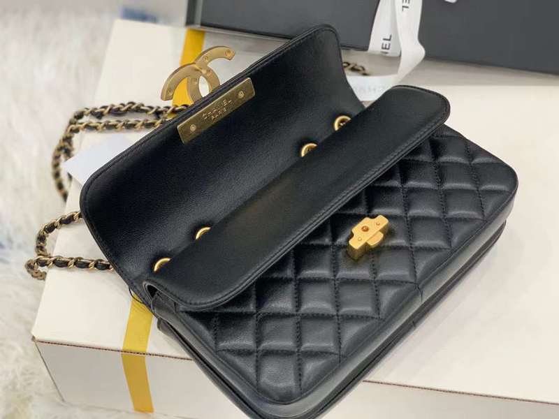 Zivas Charm Modern Minimalist Look Luxury Handbag (Premium Everyday Carry) – Back View