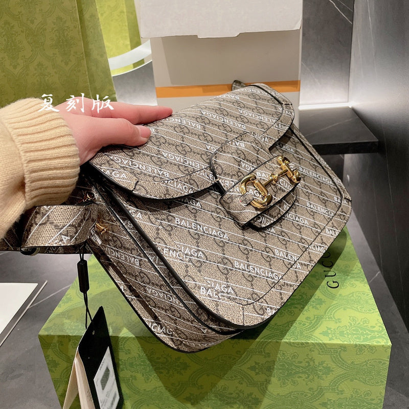 Ziva's Charm handbag – detail view (one versatile size)