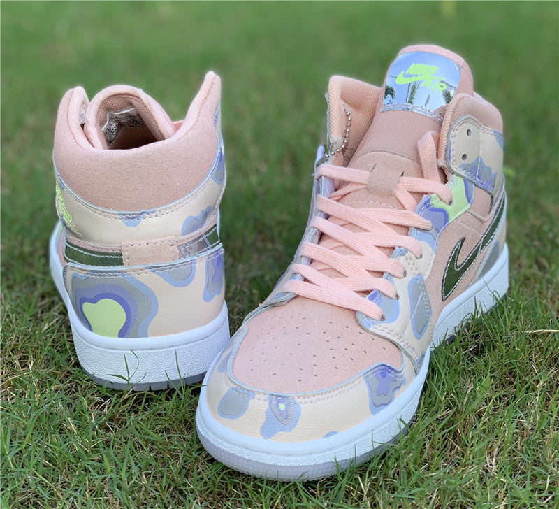 Nike Men's & Women's Luxury Low-Top Trainers — Style 045 interior view