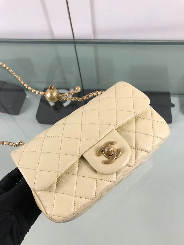 Zivas Charm Effortless Elegance Fashion Handbag (Refined Practical Design) – Detail View
