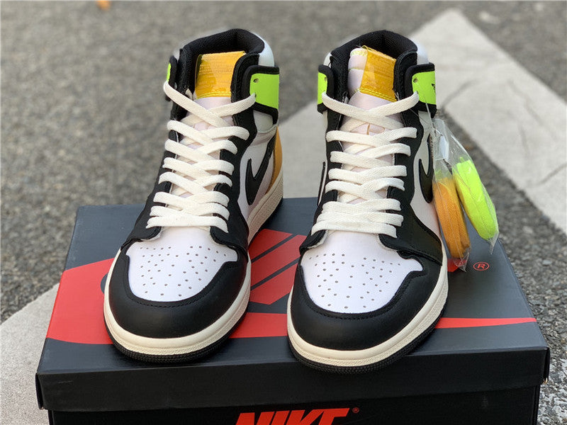 Nike Men's & Women's Luxury Fashion Trainers — Style 162 angle view