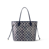  Versatile top-handle bag carried on shoulder 10