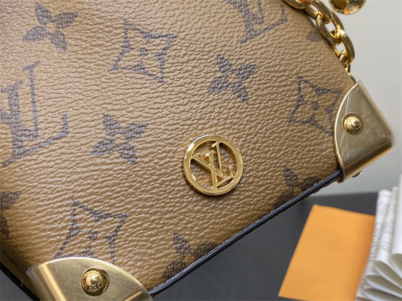  essential crossbody bag detail view showing craftsmanship 8