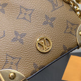  essential crossbody bag detail view showing craftsmanship 8