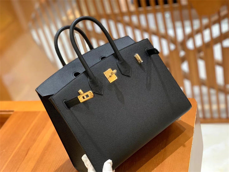 Balanced handbag styled for everyday wear