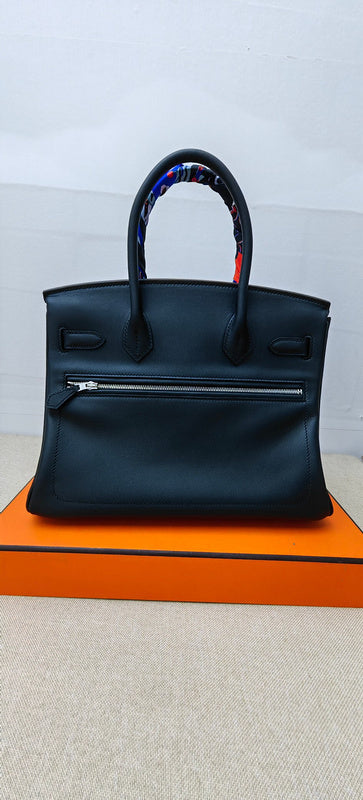 Balanced handbag styled for everyday wear
