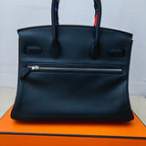 Balanced handbag styled for everyday wear