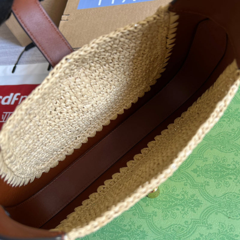 Fluid handbag styled for everyday wear