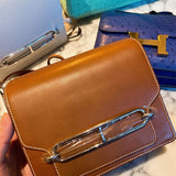  everyday bag close-up of hardware and finish