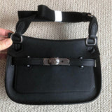  Sleek carryall bag front view 7