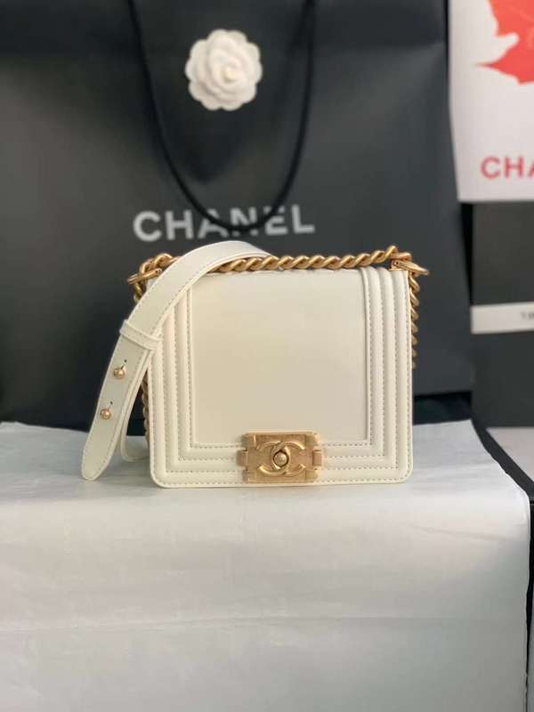 Zivas Charm Understated Luxury Designer Handbag (Elevated Accessory Essential) – Detail View