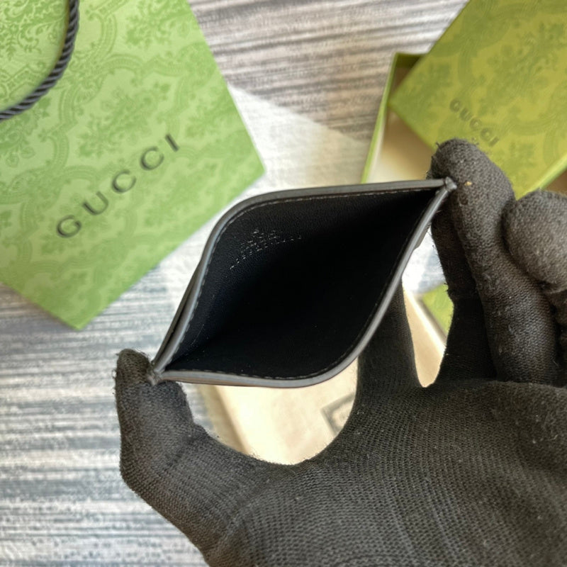 Close-up detail of everyday-luxe elevated women's handbag – women's everyday handbag